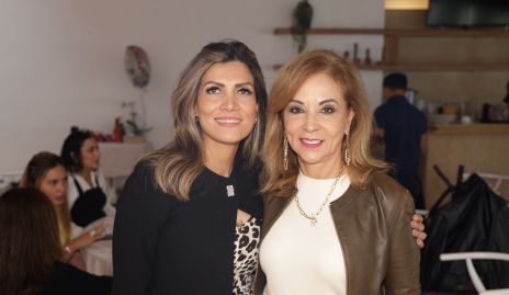  Verónica de Zamanillo y Beatriz de la Torre.