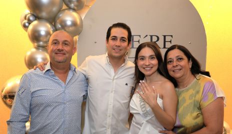  Gerardo Martínez, Gerardo Martínez, Daniela González y Pilar Fernández.