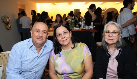  Gerardo Martínez, Pilar Fernández y Nely Fernández.
