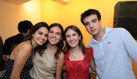  Paulina González, Daniela Galán, Elena y Rodrigo Aguirre.