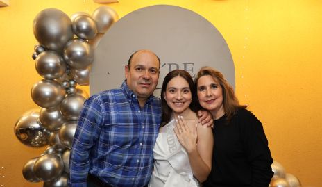  Oscar González y Marisol Hernández con su hija Daniela.