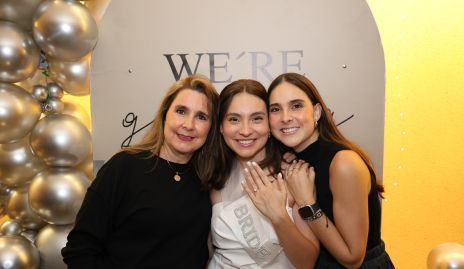  Marisol Hernández con sus hijas Daniela y Bárbara González.