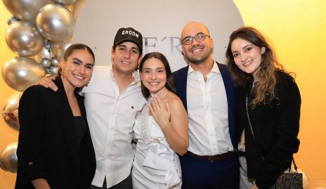  Marijó Valdez, Gerardo Martínez, Daniela González, Pablo y Valeria González.