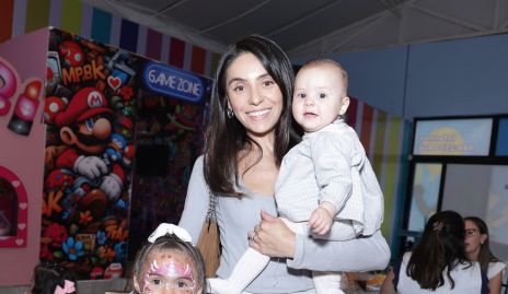  Martina Valle, Adriana de la Maza y Mateo Valle.