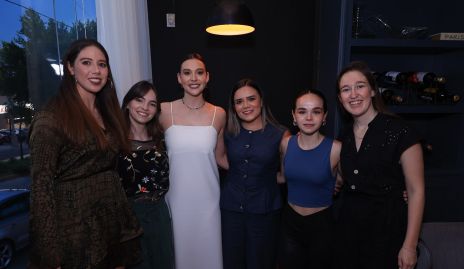  Ana Morales, Sofía Valle, Alejandra Morales, Ale Martínez, Josefina Valle y Paola Celis.