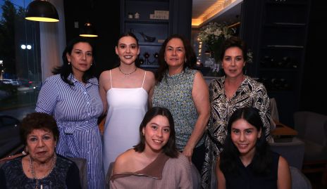  Bárbara Morales, Alejandra Morales, Yolanda Morales, Ana Hunter, Yolanda Reza, Bárbara Corona y Fernanda Corona.