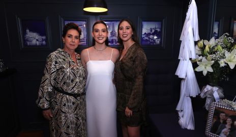  Ana Hunter, Alejandra Morales y Ana Morales.