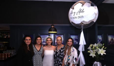  Fernanda Saiz, Claudia Martínez, Alejandra Morales, Claudia Neuman y Montse Muñiz.