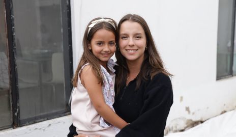  Roberta Enríquez y María José.
