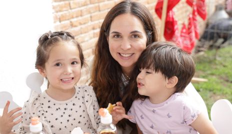  Macarena Hernández, María Leal y Tiago Hernández.