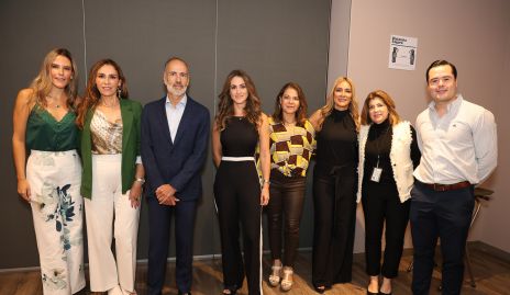  Andrea González, Krista Alvarado, Marcelo de los Santos, Alejandra Valdés, Marigel Sánchez, Doris Gandy, Lety Anaya y Martín Nieto.