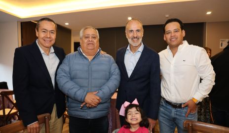 Miguel Castillo, Oscar Romero, Marcelo de los Santos, Mía y Oscar Romero.