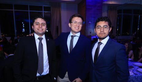  Raúl Pérez, Luis Ernesto y Javier Urrutia.
