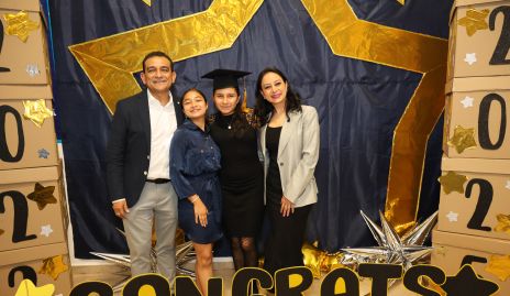  Cuauhtémoc Gómez, Andrea Marquina, Andrea Gómez y Luisa Gómez.