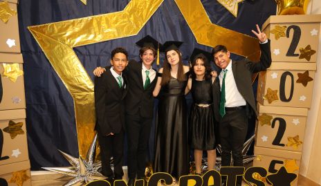  Esteban Cruz, Emiliano Novoa, Renata Galarza, Camila Juárez y Pato.