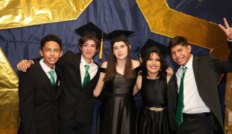  Esteban Cruz, Emiliano Novoa, Renata Galarza, Camila Juárez y Pato.