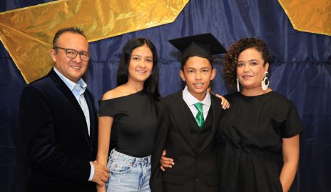  Oscar Cruz, Isabela Cruz, Esteban Cruz y Carla Gutiérrez.