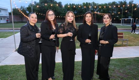  Daniela Núñez, Beatriz Alonso, Angélica de la Fuente, Lupita Villarreal y Patricia Acevedo.