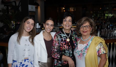  Fer del Valle, Maricarmen del Valle, Carmela Stevens y Coco Espinosa.