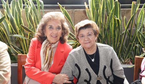  Margarita Labastida y Amparo Espinosa.