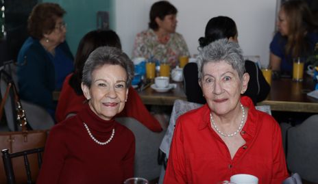  Tita Burgos y Elena Herrera.
