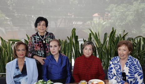  Marcela Padrón, Carmela Stevens, Marilú Verduzco, Rebeca Torres y Marilú.
