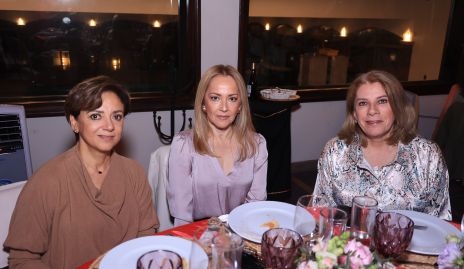  Cony Alvarado, Claudia del Pozo y Benilde Díaz.