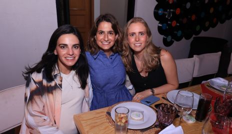  Adriana Olmos, Monica Medlich e Ingrid Velasco.