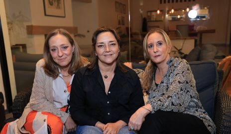  Mari Tere Meade, Martha Rangel y Ximena Ocejo.