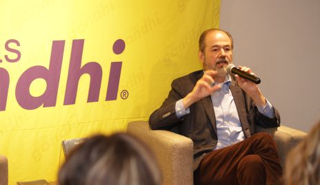  Juan Villoro.