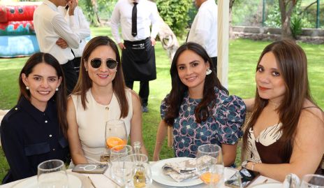  Daniela Castro, Angie Álvarez, María José Salgado y Sandra Mondragón.