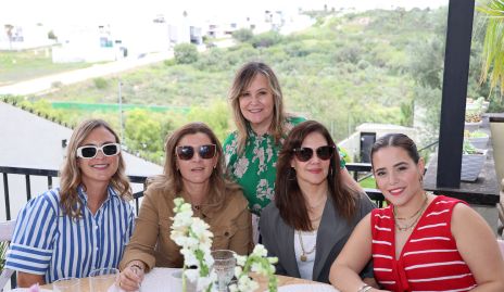  Sandra Pérez, Paola Vázquez, Ingrid Pérez, Edith Pérez e Ingrid de Luna.