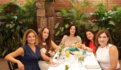  Marcela Benavente, Montse Fonte, Marcela del Peral, Cristina Pizzuto y Anita Anaya.