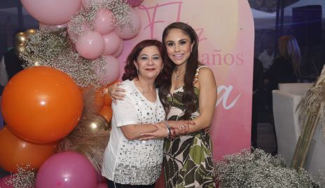 Velia Vázquez y Paola Longoria.