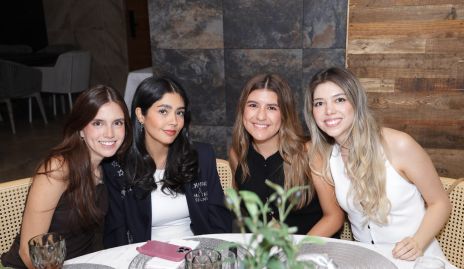  Gris Torres, Ana Paula Lafuente, Regina Martínez y Michelle Morales.