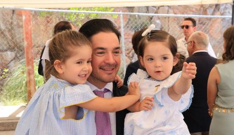  Miguel Torres con Amelia e Inés Torres.