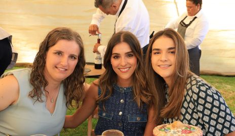  Sofi Torres, Car y Claudia Torres.