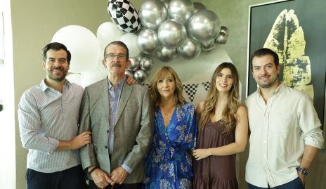  Guillermo Muñiz, Guillermo Muñiz, Cristina Córdova, Ana Sofía y Andrés Muñiz.