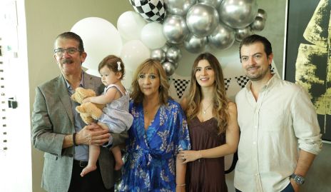  Guillermo Muñiz, Antonella, Ana Sofía y Andrés Muñiz.