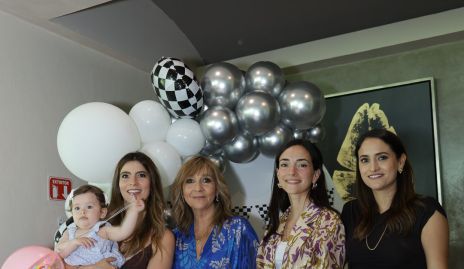  Ana Sofía Muñoz, Antonella Treviño, Cristina Córdova, Max Muñiz, Emilia Muñiz, Lisa González y Fernanda García.