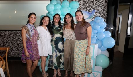  María José Alonso, Ale Zepeda, Susana Scheckaiban, Jessica Medlich y Montse Ortiz.