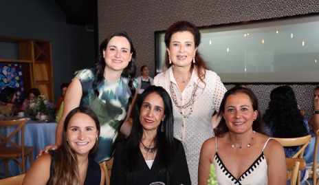  Susana Scheckaiban, Rosy Vázquez, Ana Sofía Foyo, Rosy Hernández y Susana Salgado.