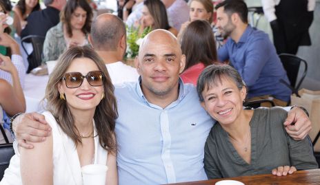  Adriana del Castillo, Omar Agama y Tere Rodríguez.