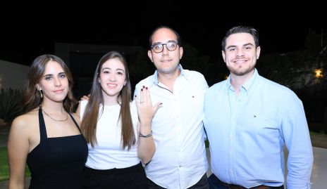  Farah Fontes, Yamilé Fontes, José Guillermo Silva y Raffi Fontes.