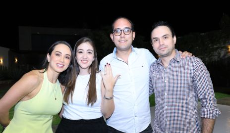 Carolina Silva, Yamilé Fontes, José Guillermo Silva y Ernesto Silva.
