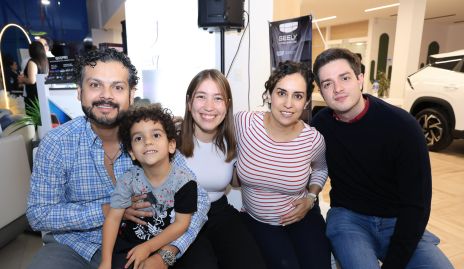  Ángel Estrada, Jimena Agles, Paola Torres, Alejandro Torres y José Ángel Estrada.