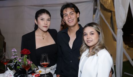  Fernanda Castillo, Eduardo Gómez, Edna Castillo.