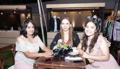  Citlaly Hernandez, Karla Reyes y Anadely Niño.