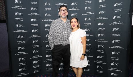  Direc. Campus EBC Isac Reyes y su esposa Adriana González.