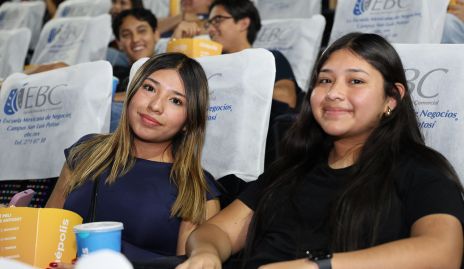  Viridiana y Karen Areli Ávila.